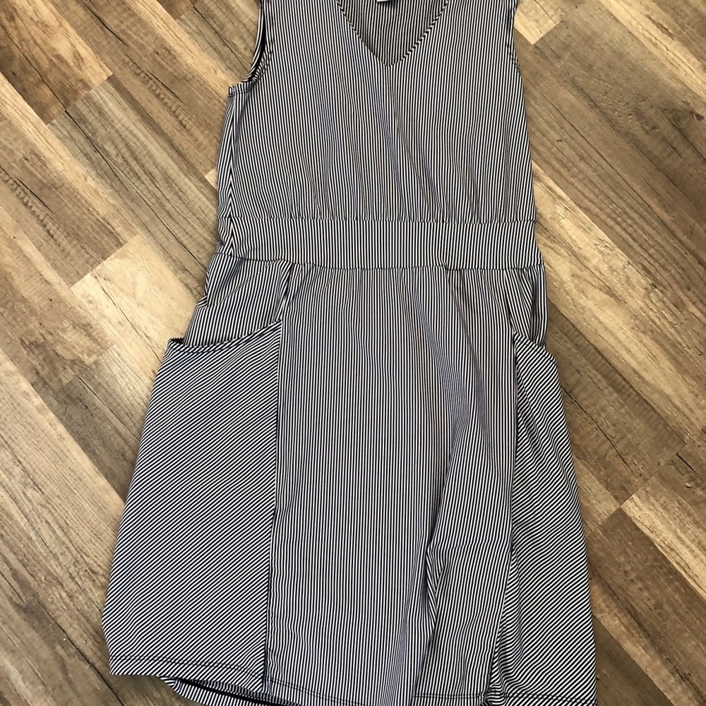 Freedom Trail SM black and white sleeveless dress